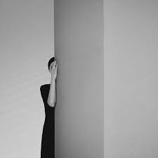 Visual Artist Noelle Oswald Uses Photography To Create Stunning Surreal Images But She R Minimalist Photography Artistic Photography Self Portrait Photography