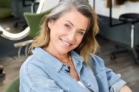 AWZ-Star Berrit Arnold: Mutiges Haar-Makeover mit 54!