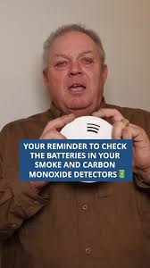 HOW CHANGE YOUR SMOKE ALARM BATTERY...#smokealarm #smokedetector #fire...