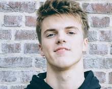 Grey nomads, backpackers and locals: the truth about picking grapes in  Australia