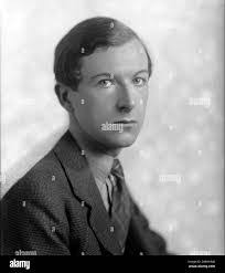 Cecil Grant's Instagram, Twitter & Facebook