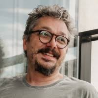 10+ perfis com “Stefan Gomes”