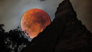 La luna llena de este mes será más grande, más brillante y más roja de lo habitual, ya que el 26 de mayo se producirá la rara ocurrencia simultánea de una superluna y un eclipse lunar en algunas partes del mundo. Calendario De Fenomenos Astronomicos En Guatemala Mayo 2021