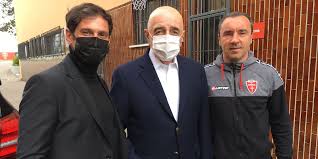 Massimiliano galliani si legge nel testo critico di vera agosti dedica una nuova serie di disegni al tema dell'attraverso. Visita Di Adriano Galliani A Monzello Associazione Calcio Monza S P A