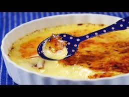 Creme Brulee Is Decadent Dessert That Takes A Vanilla Custard And Tops It With A Layer Of Crisp Caramelized Sugar With Demo Dessert Creme Brulee Idee Recette