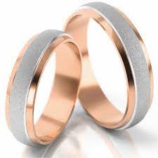 Damit die ringe den eigenen ansprüchen entsprechen und diesem feierlichen tag gerecht werden, sollten sie sich zeit nehmen und ganz in ruhe das. Schlichte Eheringe Aus Weiss Rotgold Matt Poliert Joolyn