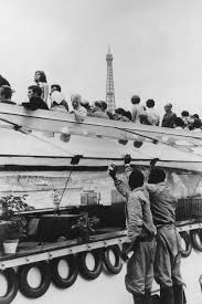 Bateau Mouche Paris 1966 Photo Henri Cartier Bresson Henri Cartier Bresson Photo Magnum Photos