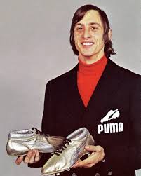 Johan Cruyff ⚽ PUMA (1971) . . . . #cruyff #puma #pumashoes #pumafootball  #football #footballlegend #footballgame #retrofootball #calcio  #calciostorico #footballhighlights #futbol #futebol #futebolarte  #footballplayer #futboleros #futbolero ...