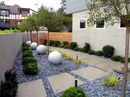 Borrowing features from homes of spain, mexico and the desert southwest, our spanish house plans will impress you. 18 Ideas For Modern House With A Yard In The Spanish Style Interior Design Ideas Ofdesign