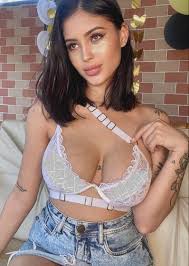 Manuela Cadavid - Free pics, galleries & more at Babepedia