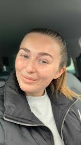 Leanna Dewitt's Instagram, Twitter & Facebook