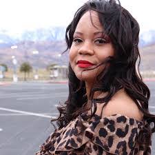 Ashley Strange's Instagram, Twitter & Facebook