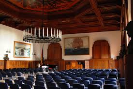 It is located at mürwik which is a part of germany's northernmost city, flensburg.built on a small hill directly by the coast, it overlooks the flensburg fjord Umgestaltung Der Aula Der Marineschule Murwik Reunion Marine
