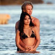 Vanessa Hudgens Wraps Up A Bikini Filled Hawaiian Journey Vanessa Hudgens And Austin Butler Vanessa Hudgens Bikini Vanessa Hudgens