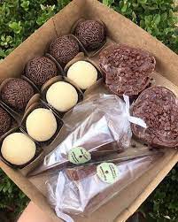 Para os namorados e namoradas que amam dos livros a ideia é fazer uma combinação de literatura com os chocolates. Caixa Surpresa Saiba Como Fazer 63 Modelos Para Se Inspirar