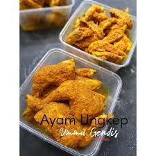 Ayam goreng ungkep gaya tradisional ini diolah dengan dua teknik. Resepi Ayam Ungkep Original
