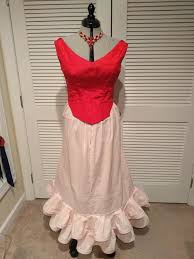 The closure is in the center back, with hooks and eyes. Truly Victorian 1860s Ballgown Bodice Tv442 Pattern Review By Ginniesue