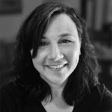 Karen Veith's Instagram, Twitter & Facebook