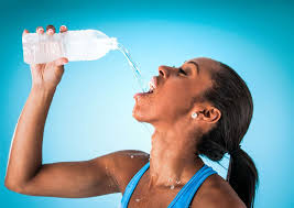 Kenapa harus minum air putih minimal 1 gelas dulu sebelum makan? Minum Air Es Setelah Berolahraga Baik Atau Tidak Hello Sehat