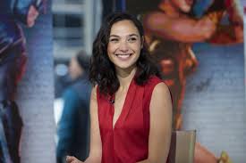 Gal gadot posts rare pic with daughters to announce pregnancy the wonder woman star is expecting baby no. Gal Gadot S Daughter Wants To Take Over Wonder Woman Duties When She S Older