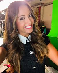 New season, New Style! & Falling for this new Autumn hair color. 🤎🍂 Thank  you @emilygeorgethesalon for making it happen! #espressomartini #brownhair  . @georgethesalon