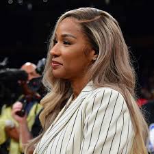 LeBron James' Wife Savannah James is Trending