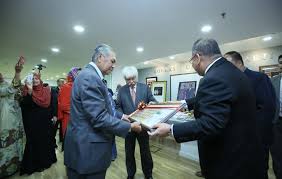 Kuala lumpur, aug 7 — tun ahmad sarji abdul hamid, former chief secretary… Tun Ahmad Sarji Contributes His Personal Collection To Ukm Ukm News Portal