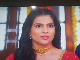 I see posts regarding roshini being selfish etc etc anyway that your  opinion guys.. But those who grew up close to thier father they Wil  understand roshini s fear, I can understand