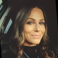 Amanda Heinrichs's Instagram, Twitter & Facebook