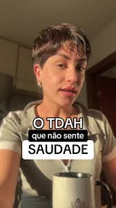 Elly Pires's Instagram, Twitter & Facebook