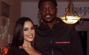 Kyriss, antonio brown family, antonio brown daughter, antonio brown net worth, antonio brown contract. Who Is Antonio Brown S Wife All About His Dating Life Thenetline