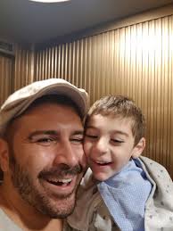 Ho passato gran parte della mia vita a chiedermi cosa fosse l'amore e se  l'avessi mai provato davvero. Mi sono illuso d'averlo incontrato più d'una  volta, per poi capire che forse avrei