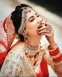 Relation : l m hr Mother* *Contact : 03454231320 (whatsapp)* 1⃣ *PERSONAL  INFORMATION* Gender: Female Name: Ambreen Anwar Age: 39 Marital Status:  single Height: 5.2 2⃣ *EDUCATION DETAILS:* Qualification : M.A Journalism