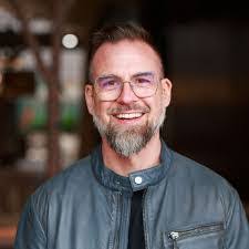 Darrell Hendricks's Instagram, Twitter & Facebook