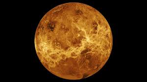 Si te la perdiste, acá la tenés con su rojizo particular. Conjuncion De La Luna Con Venus Como Y Cuando Verla En Junio