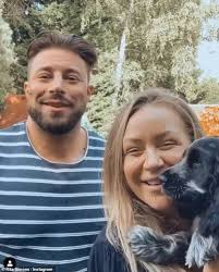 Duncan james has revealed that 'awful' online trolls have gone after his teenage daughter on social media because he is gay. Eastenders Star Rita Simons Turns To Pal Duncan James For Support After Split From Theo Silveston Aktuelle Boulevard Nachrichten Und Fotogalerien Zu Stars Sternchen
