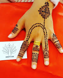 Gambar dan video henna maroon dan white by moms galvin desainnya sangat mudah dan simple untuk dijadikan referensi bagi henna art pemula jangan lupa subscribe like dan. Gambar Henna Simple Bagi Pemula Mehndi Henna Simple