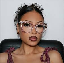 Coming in hot with new @zeelool frames 🔥 Which one is your fav ? Names :