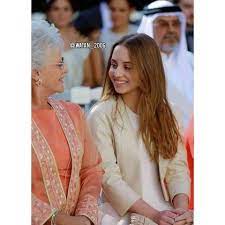الأميره ايمان بنت عبدالله وجدتها الاميره منى الحسين الله يحفظهم يا رب celebrity outfits jordan royal family queen rania
