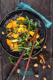 Thailandischer Mangosalat Mit Gerosteten Erdnussen Mango Salat Asiatische Rezepte Asiatisch Kochen