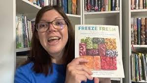 Freeze Fresh: The Ultimate Guide to Preserving 55 Fruits and Vegetables for  Maximum Flavor and Versatility: Schmidt, Crystal, Kilcher, Eve:  9781635864472: Amazon.com: Books