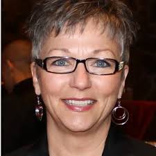 Miriam Webb (@MiriamW9800)