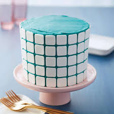 I was thinking a 6 inch would work. Decorator Preferred 6 X 3 Inch Round Aluminum Cake Pan Wilton