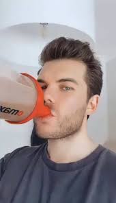 We missed you tonight Vicky Louise McLaren, I hope you are feeling better  soon. Lots of love and hugs 🥰😘 xxxx