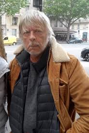 Renaud was left silent in the confines of his room, the dull crackle of a fire and the faint ticking of. Renaud A Paris Renaud Chanteur Renaud Renaud Sechan