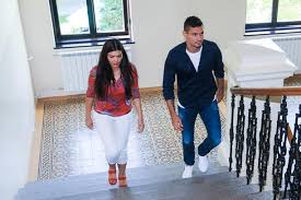 Lovren doğdu bosnalı hırvat velilerin zenica , sr bosna hersek ve köyünde hayatın ilk yılını geçirdiği kraljeva sutjeska. Nisam Sudjelovao U Pregovorima S Mamicem To Je Sve Vodila Supruga Vecernji Hr