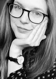 Keri Cyr's Instagram, Twitter & Facebook