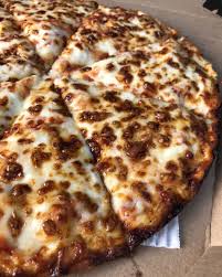 11 1k Vind Ik Leuks 101 Reacties Domino S Pizza Dominos Op Instagram Beauty Is In The Eye Of The Pie Holder Dominos Pizza Food Domino S Pizza