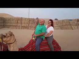 Camels use tongs approximately 2 feet long, however some camels have been known to make salads with human tongs when a camel tong is unavailable. Riding A Camel Like The Titanic Youtube