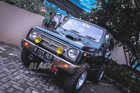 Suzuki katana adalah mobil mini suv yang merupakan varian teratas suzuki suzuki jimny yang diproduksi pabrikan suzuki dari tahun 1987 sampai sekitar tahun 2006. Jimny Daily Trend Modifikasi Jimny Katana Yang Sedang Hits Blackxperience Com